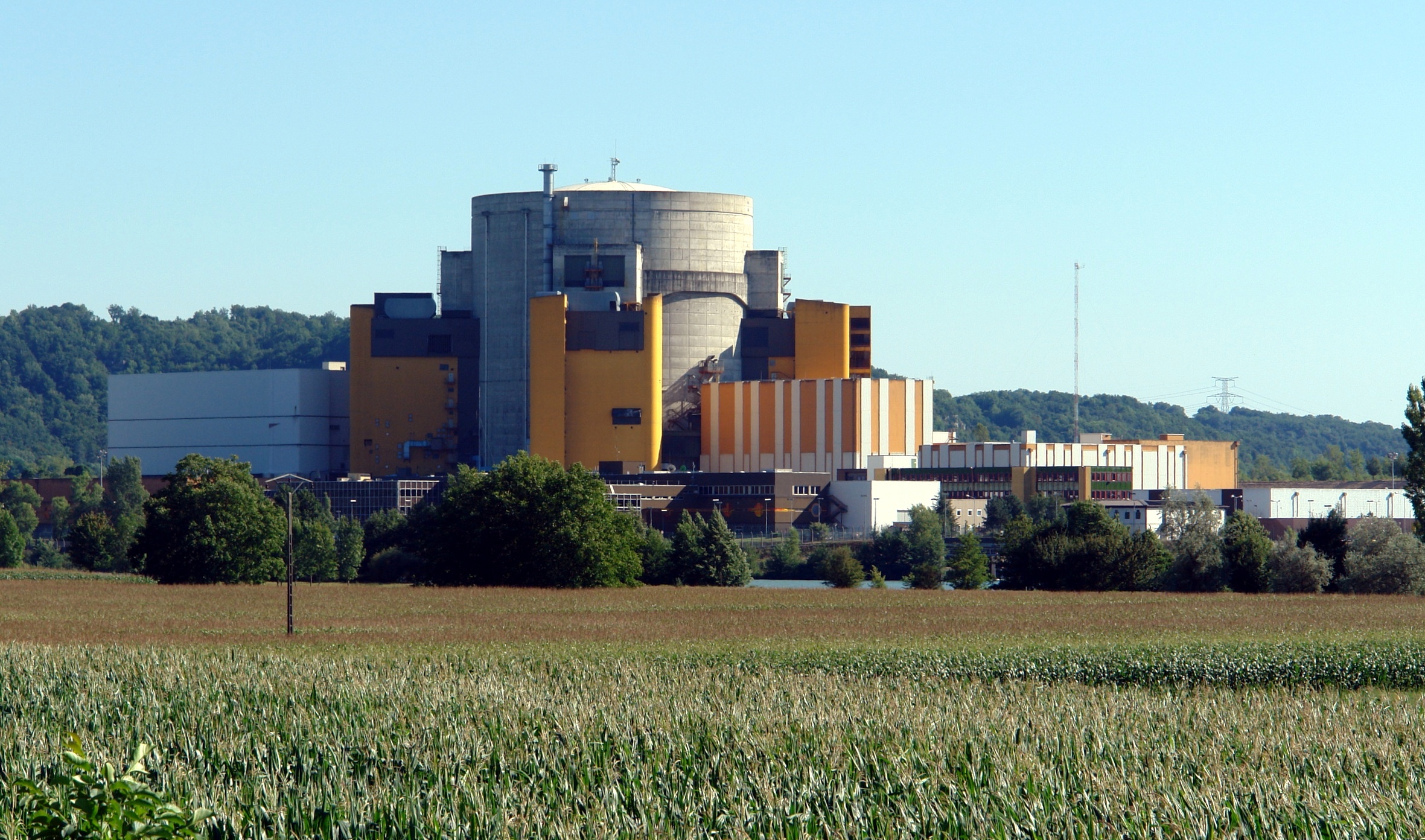 Chantier de déconstruction industrielle LDE – grue sur site